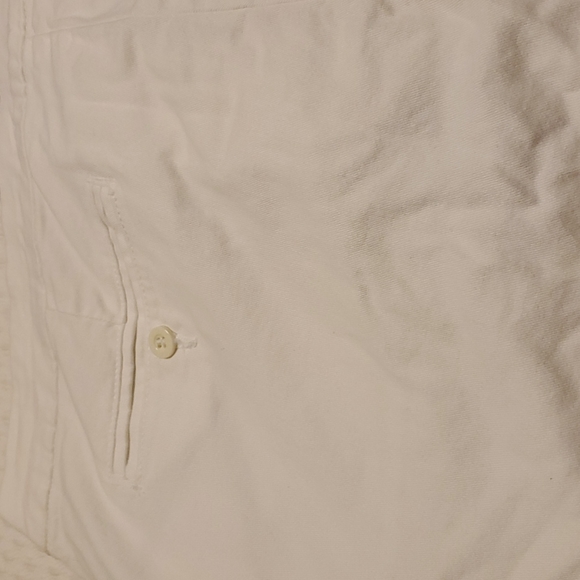 NYDJ SZ 16,White Bermuda shorts, see pics,pockets front and back - Picture 7 of 9